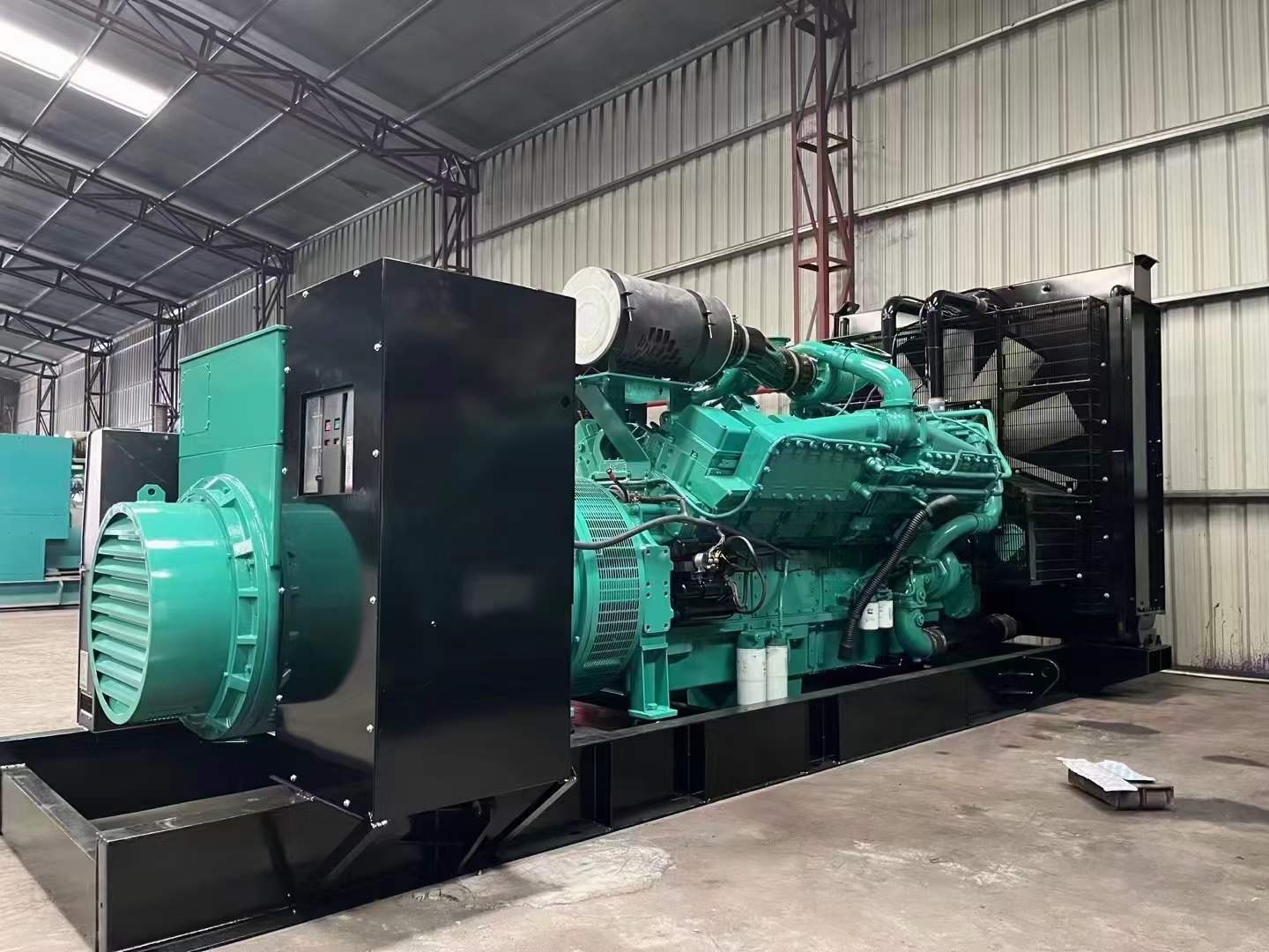 库伦如何降低 800kW 柴油发电机输出电流的波动？